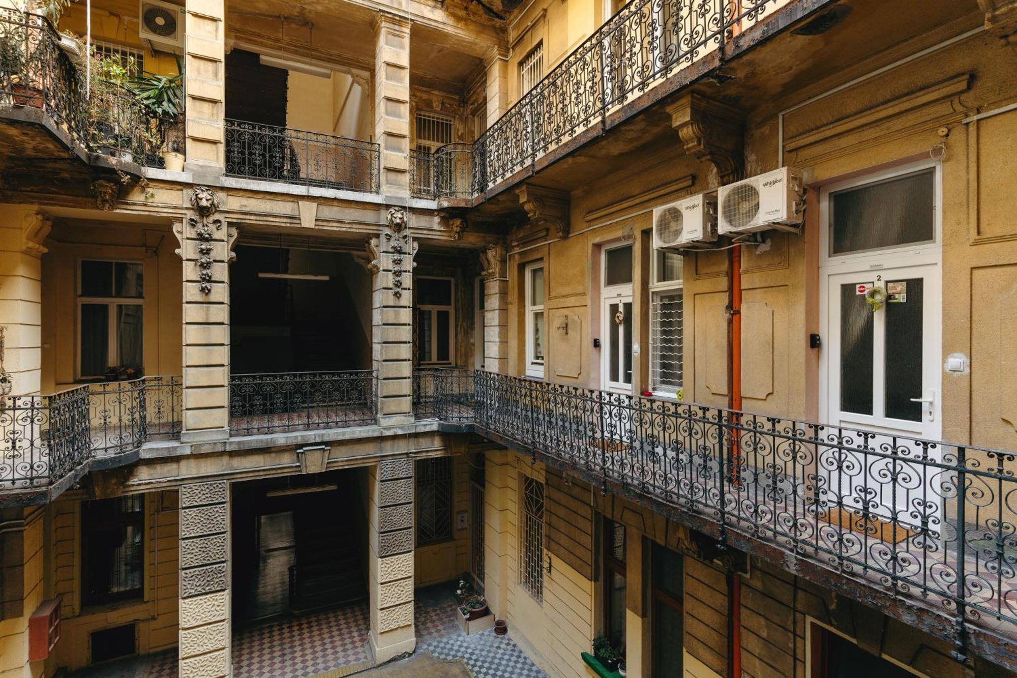 Bercsenyi Apartments - Close To The Gellert Thermal Bath Boedapest Buitenkant foto